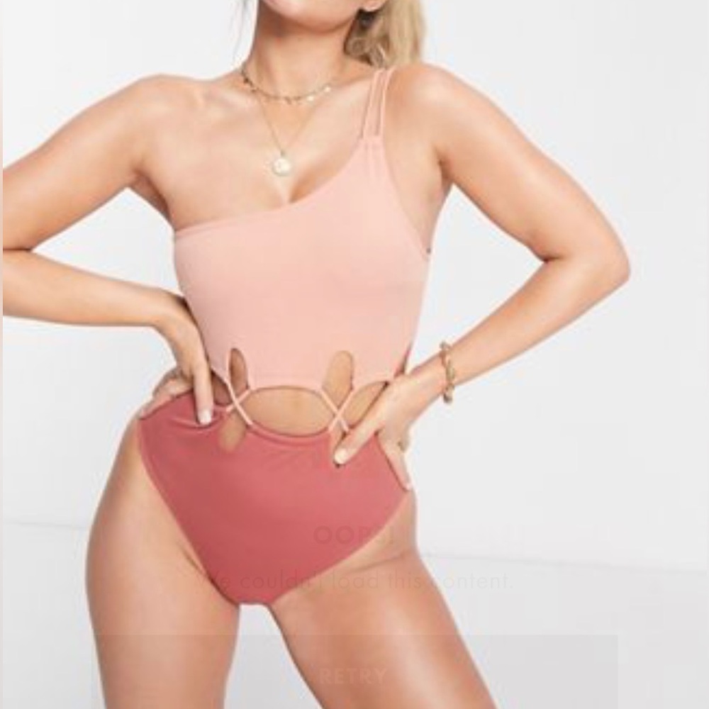 NEW | NWOT One shoulder cut out swimsuit